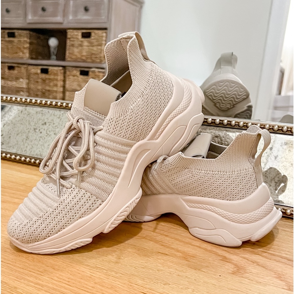 Nude sneaker